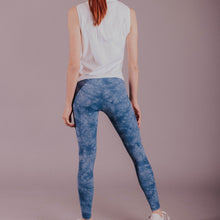 Cargar imagen en el visor de la galería, Floral  Smooth Leggings
